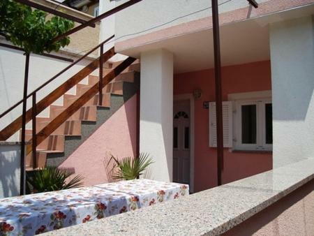 Sersic Apartment